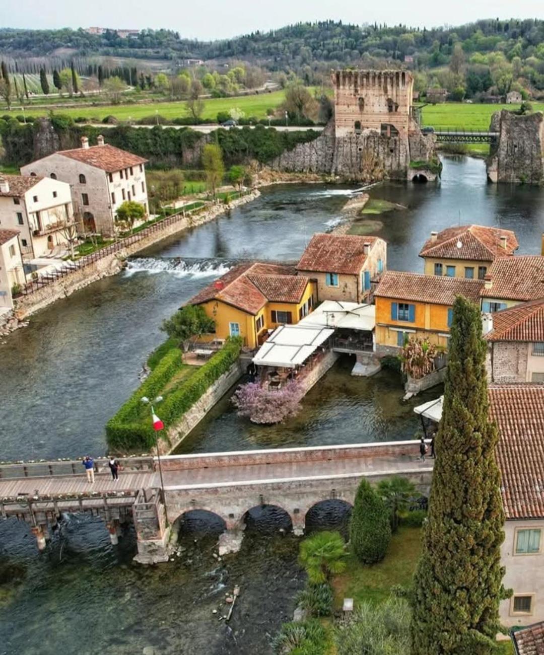 Corte Cavour Valeggio sul Mincio Esterno foto